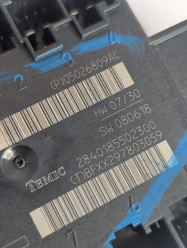 Módulo de control electrónico de la puerta del conductor delantero Dodge Journey 2009 OEM✅ ✅ Foto 3 de 4