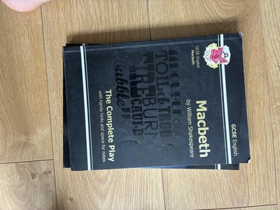 GCSE English Macbeth The Complete Play with handy hints and space for notes
