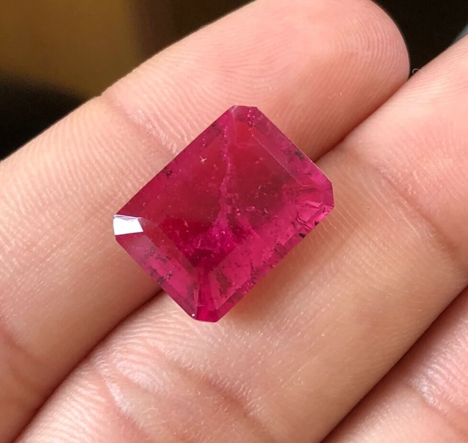11 Cts Lab Created Pink Ruby Faceted 16x11x7 MM Emerald Cut Ruby Loose Gemstone - Image 2 of 4