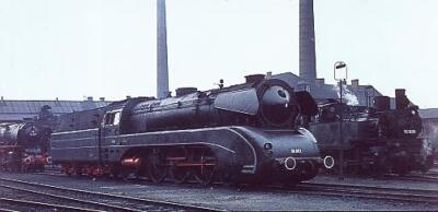 AK XL · Dampf-Lok  10 001 (Neubau) · DB · Bw Kassel Hbf. · 1969  (07.10)