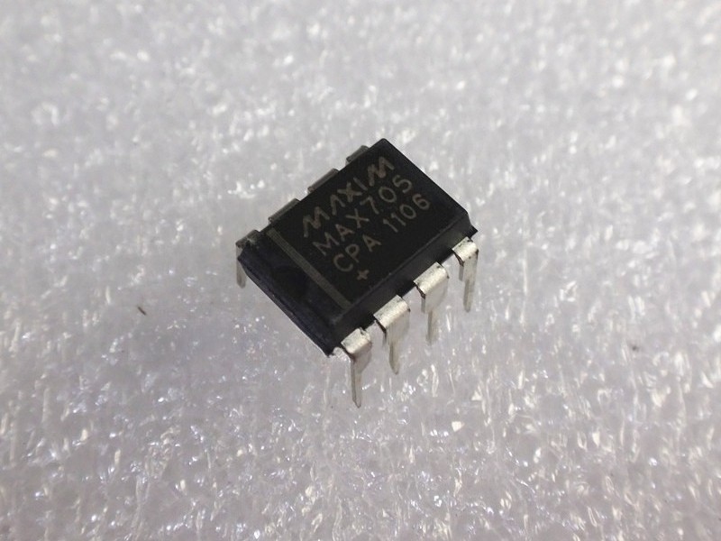 10PCS MAX705CPA MAX705 DIP-8 IC good qaulity