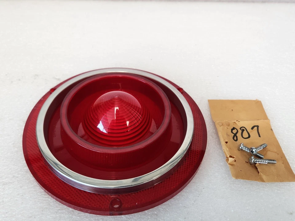 NUEVO NOS-NORS 1962 Ford Galaxie luz trasera lente R o L HECHO EN EE. UU. Foto 2 de 4