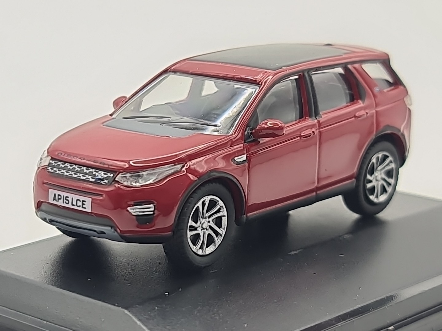 Oxford Diecast 76LRDS002 Land Rover Discovery Sport  Red Boxed 1:76 OO Scale MIB