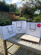 Sacs chanel VIP en excellent état - idéal pour boutique de seconde main de luxe