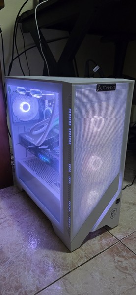 Ordenador, 5070 12VRAM, RYZEN 7 5700X, 32GB RAM, 2TB SSD