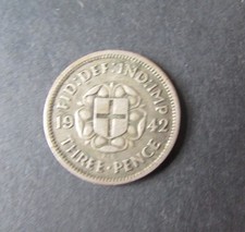 Great Britain 1942 Coin: King George VI Silver (0.500) Threepence Worn Condition