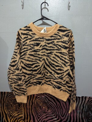 Divided H&M womens M tiger design long sleeve soft shirt top NWT