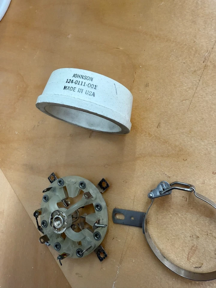 Combo de chimenea y enchufe de cerámica NOS para tubos de RF 4CX250 / 4CX150 / 8321 Foto 4 de 4