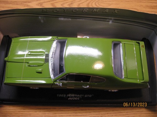 1/18 1969 PONTIAC GTO JUDGE HARDTOP , IN GREEN BY MOTOR MAX # 73100 - Picture 13 of 13