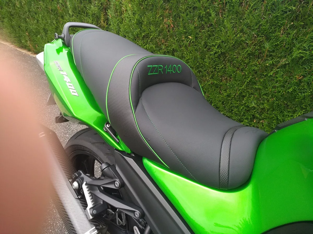 Zzr1400 seat deals