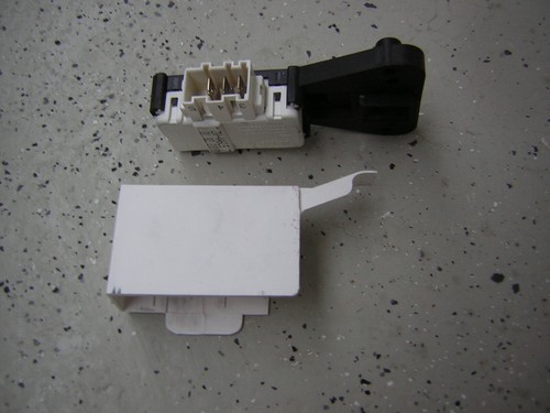 Türschloss- Verriegelungsrelais Waschmaschine / SAMSUNG- WF8704GSV/XEG