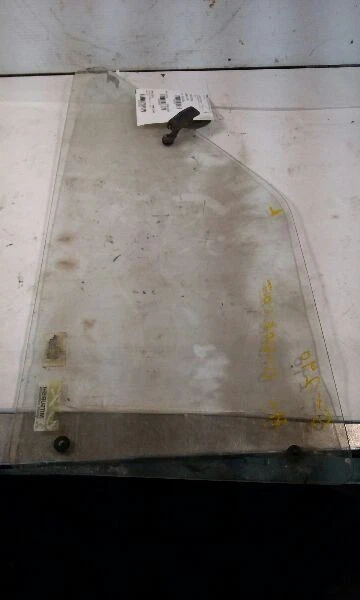  Cuarto de cristal izquierdo conductor Chrysler Colt japonés 79-84 Foto 3 de 3