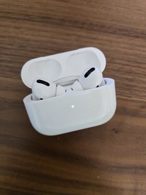 Apple AirPods Pro (1st Generation)   Wireless Earbuds with Charging Case