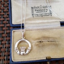 Solvar Vintage 925 Sterling Silver Necklace, Claddagh Pendant, Irish Love Symbol