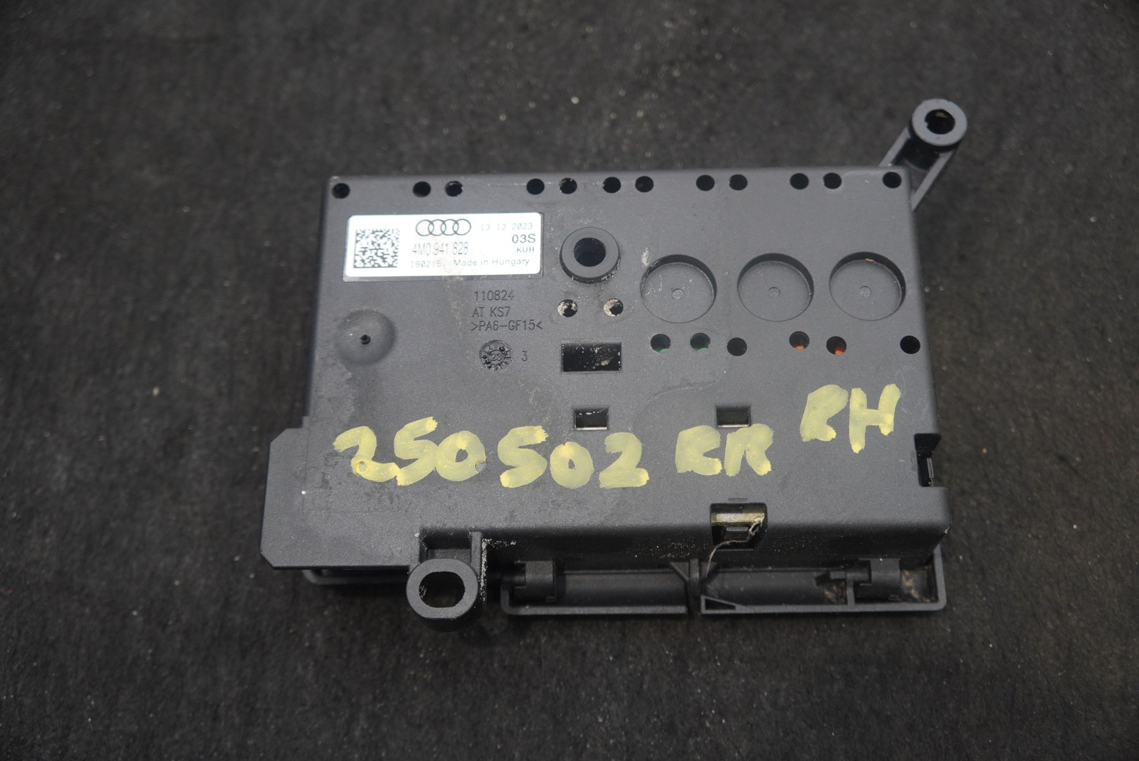 Rear Battery Fuse Box Block Holder Power 4M0941828 Lamborghini Urus 19-24 *Note