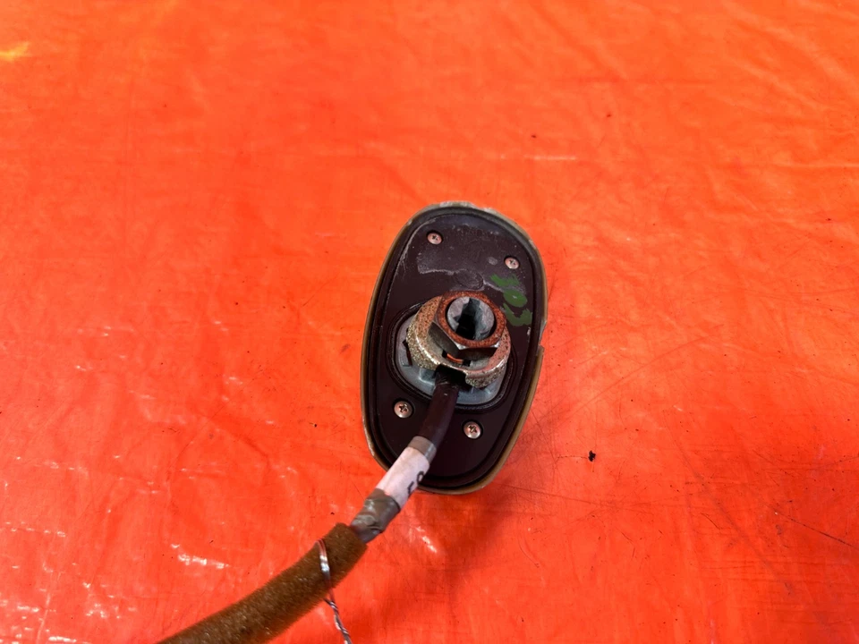 09-11 MAZDA RX8 RX-8 - MONTAJE DE ANTENA DE FÁBRICA - FÁBRICA ORIGINAL #303 Foto 3 de 4