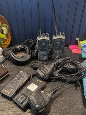 2X Motorola PR400 UHF Radio 438-470 Mhz AAH65RDF9AA3AN W/Batteries & Accessories