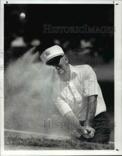 1983 Press Photo Jerry Barber out of the sand - cvb62834