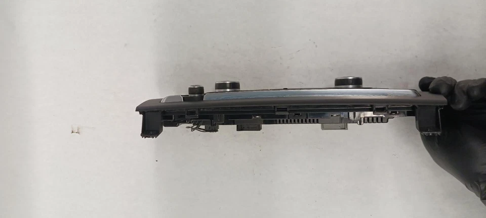 2014 BMW X3 Heat AC Controller (heated seats) OEM 14 - Изображение 4 из 4