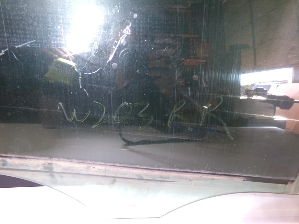Rear Right Door Window Glass 43R-001582 01-07 Mercedes Benz W203 C230 C240 C320 - Image 2 of 4