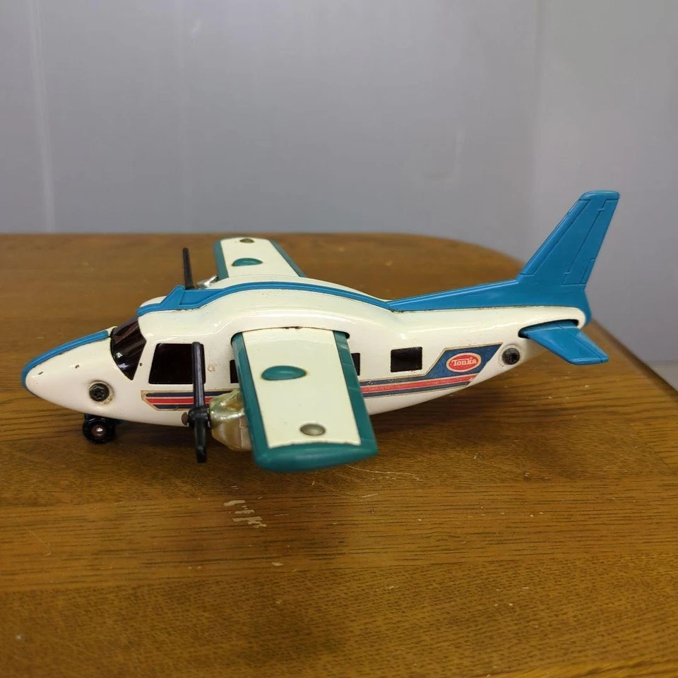 Modello di aereo Tonka in metallo con elica bianca e blu, usato, vintage MM1 - Immagine 3 di 4
