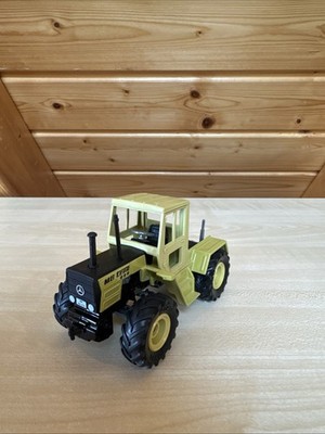Siku Farmer 2852 Mercedes Benz MB Trac 800 in 1:32