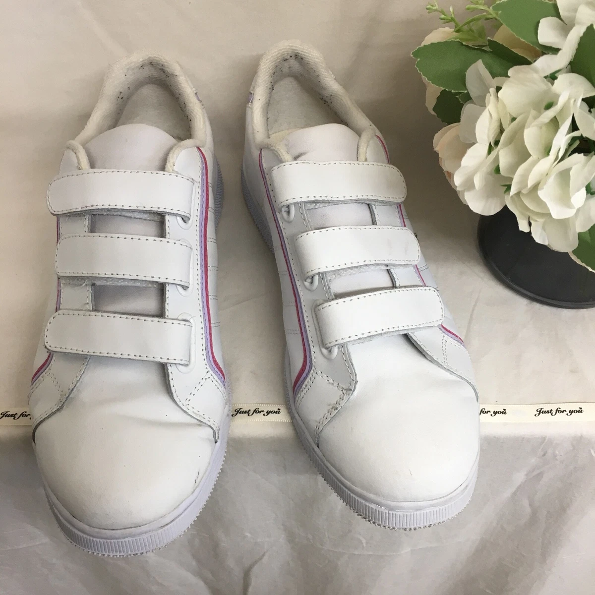 Stylish white tennis best sale shoes