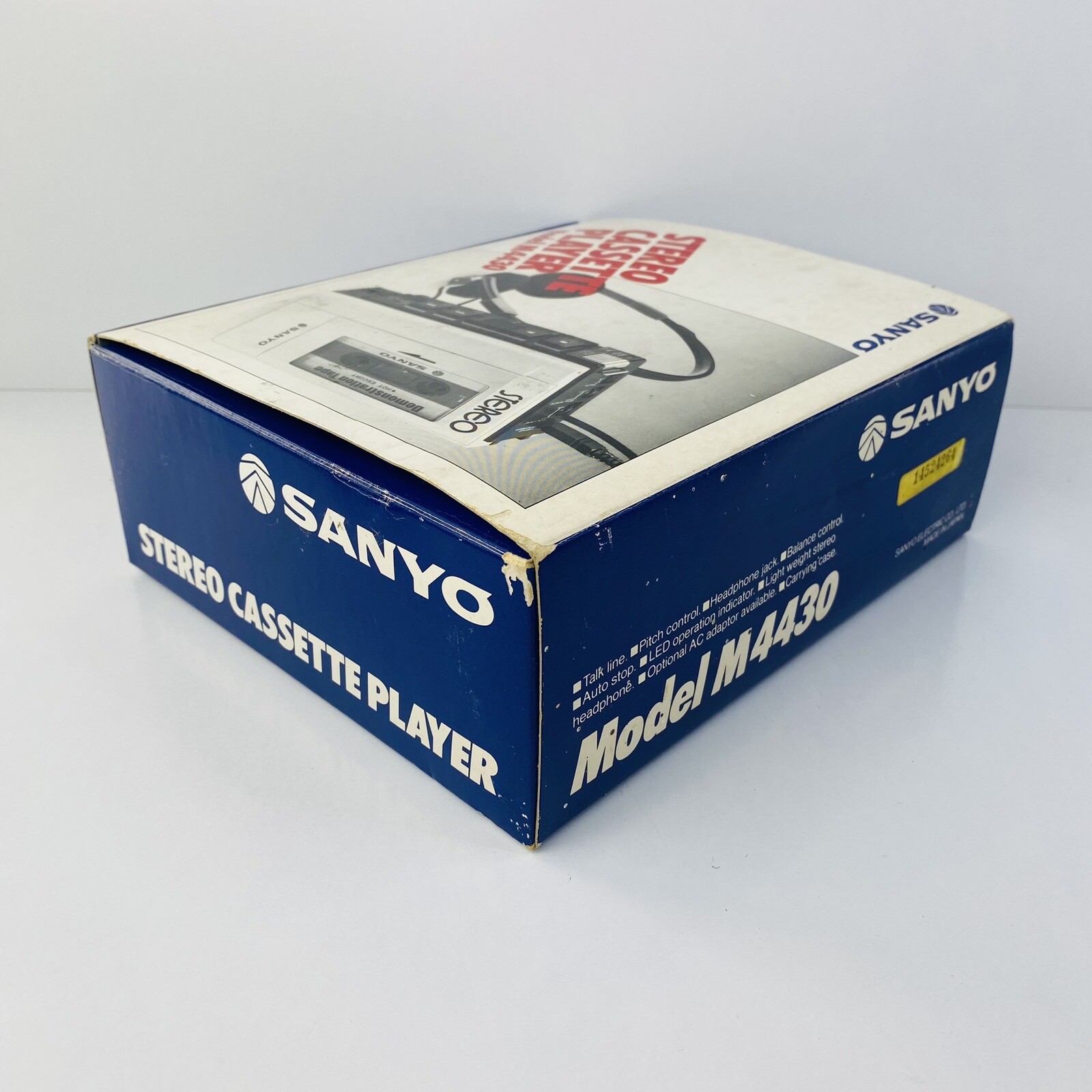 RARE Vintage Sanyo Walkman Stereo Cassette Player M4430 Complete In