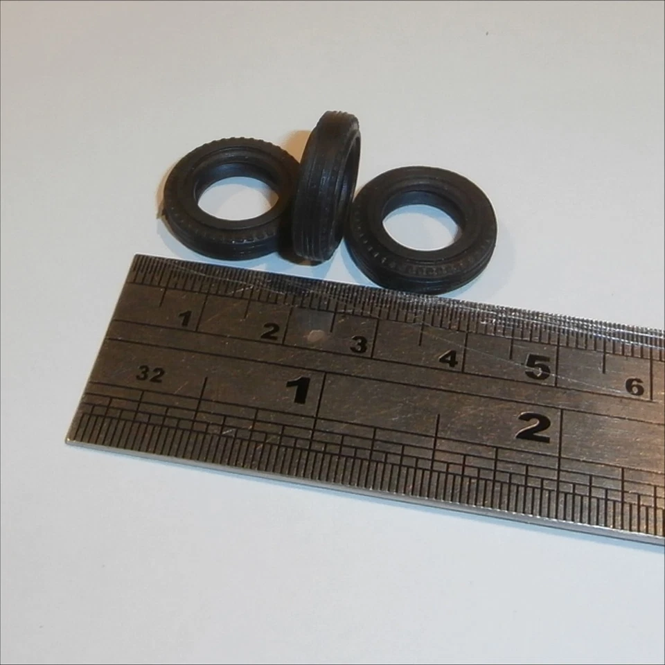 Matchbox Yesteryear Y6 Rolls Royce Fire Engine Tires 5 Tyres Pack #32 - Image 3 of 4