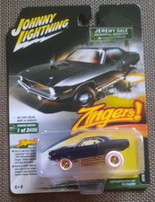 JOHNNY LIGHTNING ILLUSTRATED 1970 PLYMOUTH HEMI CUDA ZINGER WHITE LIGHTNING   