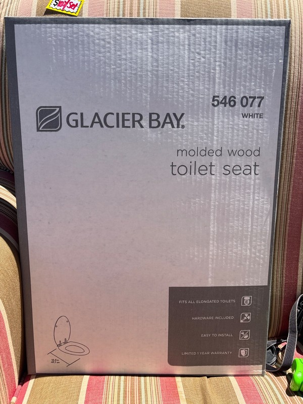 Glacier Bay Molded Wood Toilet Seat- 546 077 WHITE