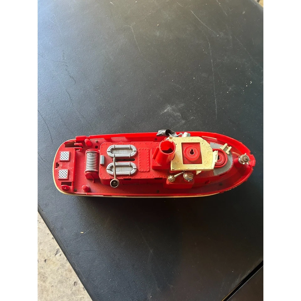 "Barco de bomberos ideal vintage de los años 50 juguete de 16"" - bote de bomberos rojo y crema" Foto 2 de 4