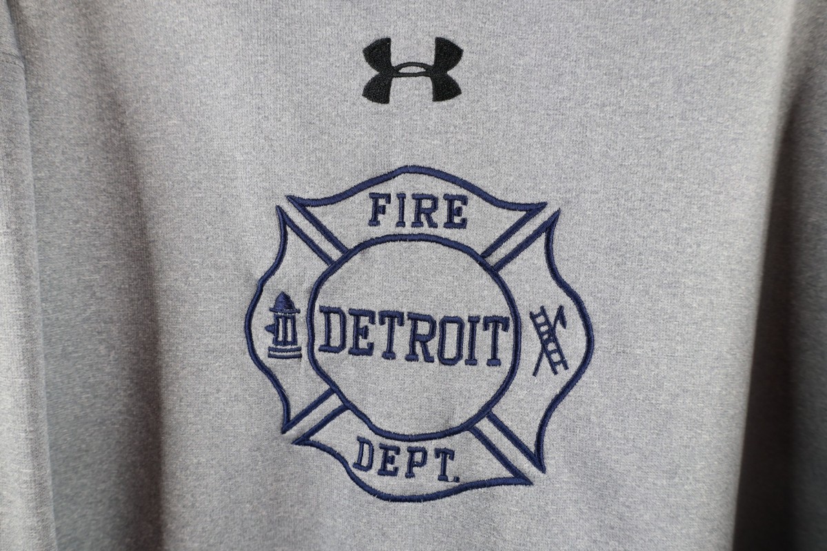 Under Armour Mens Medium Spell Out Detroit Fire Department Hoodie