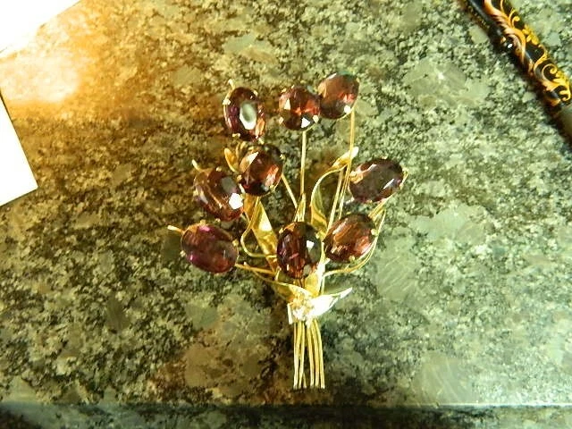 Broche grande Estate de plata de ley con cabujón púrpura