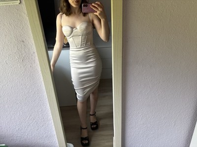 Beiges Kleid Mit Korsett Detail In Größe S Von Shein