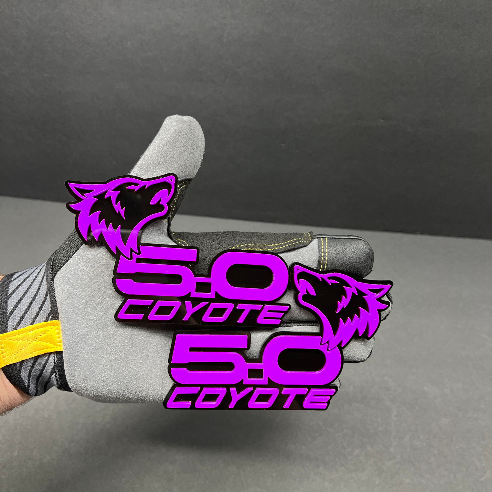 PAIR COYOTE 5.0 Emblem Badges PURPLE\BLACK Fender Angry Aggressive Racing