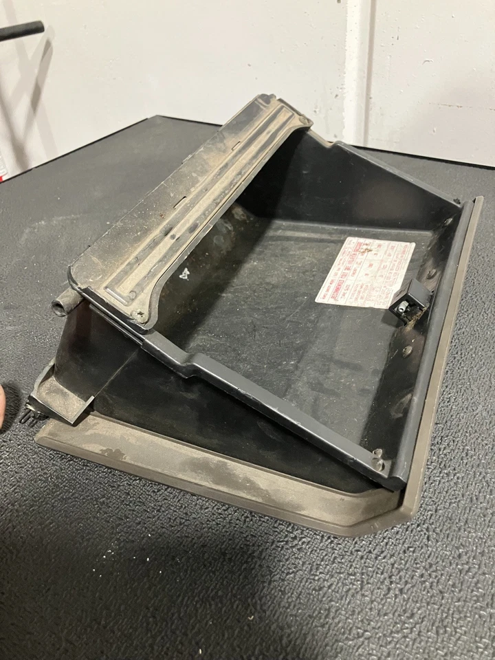 1987 Nissan 200sx S12 Glovebox - Image 3 of 3