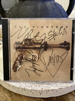 FOO FIGHTERS SIGNED CD Taylor Hawkins Dave Grohl Franz Stahl Nate Mendel Nirvana