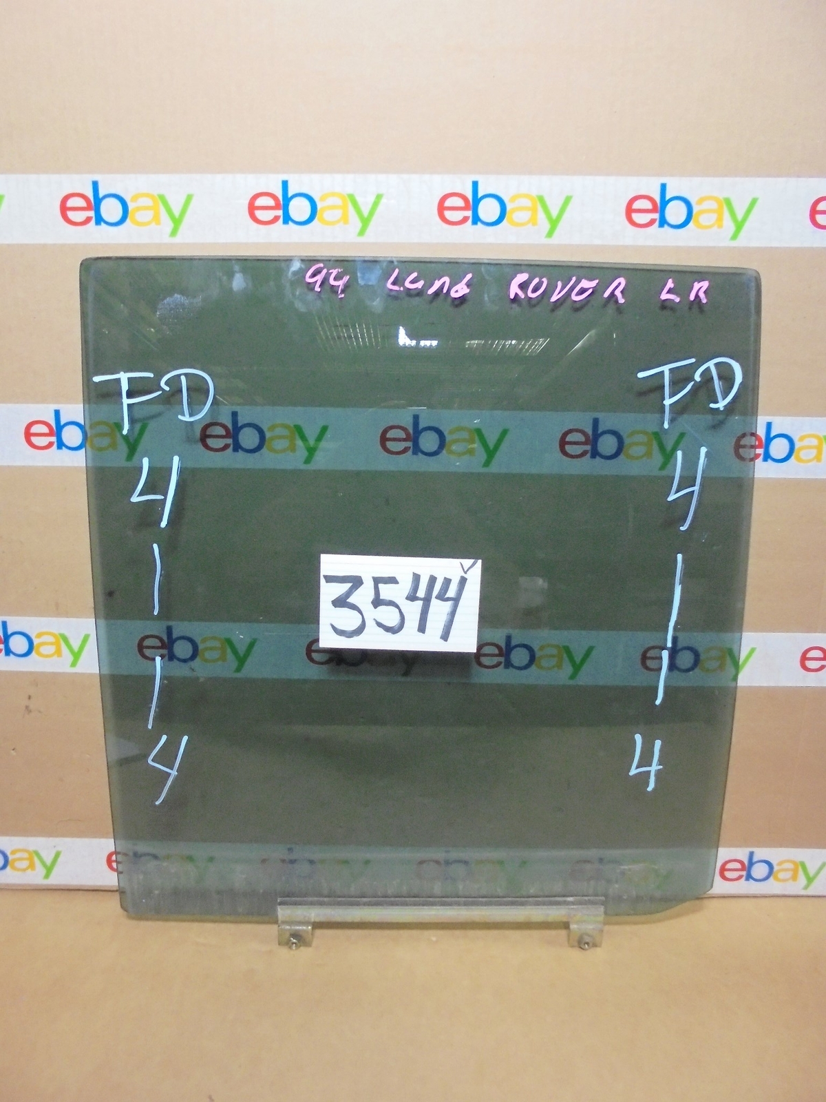 00 01 02 03 04 LAND ROVER DISCOVERY REAR DRIVER Side Door Glass USED 3544-V