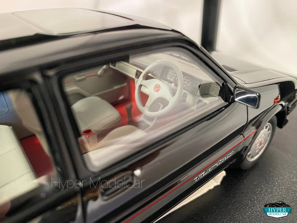 CULT SCALE MODELS 1/18 MG METRO TURBO 1986 BLACK ART.CML170-2 - Immagine 4 di 4