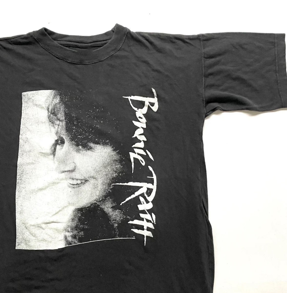 Bonnie Raitt Little Feat Tシャツ Vintage 1995 Bonnie Raitt Tour T-Shirt Classic Black Unisex