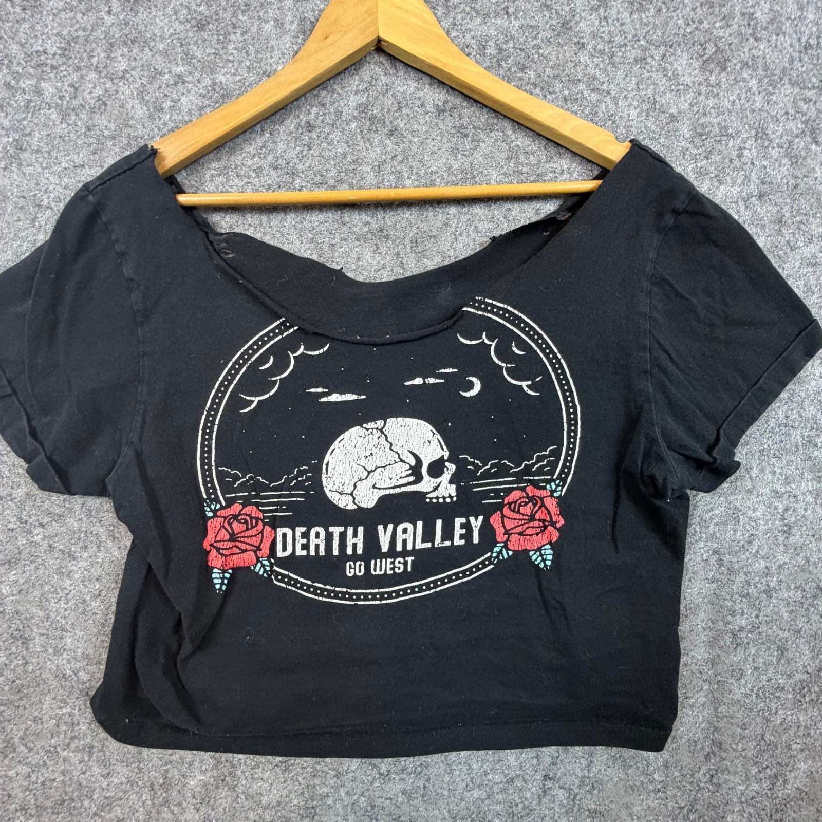 Death Valley Skull Roses Graphic Crop Top Womens S Black Goth Rocker Edgy