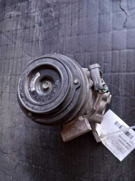 Compresor de aire acondicionado compatible con 03-09 Cadillac Escalade 25891792 Foto 3 de 4