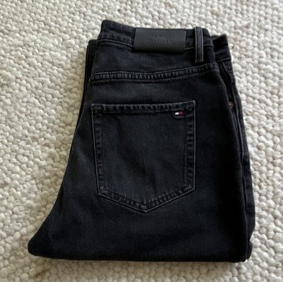 Tommy Hilfiger Herren Jeans Schwarz Denim W28 L30 Straight Fit Five-Pocket Logo
