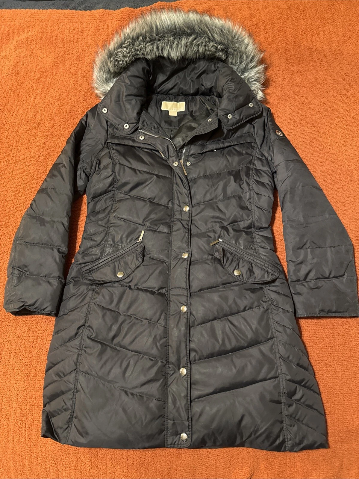 Cappotto donna Michael Kors nero imbottito con cappuccio in pelliccia sintetica taglia M