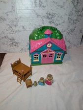 LI'L WOODZEEZ Honey Suckle Hollow School Tree House W/ Owl Family