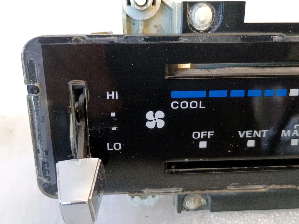 80-82 REACONDICIONADO Calentador y Control de CA con Interruptor de Vidrio Ventana Trasera Ford Bronco Foto 2 de 4