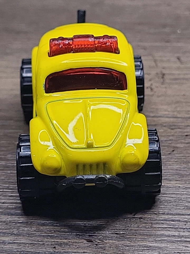 VW Volkswagen Beetle 2000 Matchbox 1/57 4x4 amarillo Foto 4 de 4
