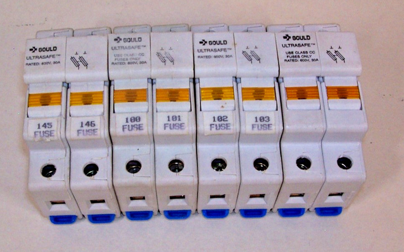 Gould USUltrasafe Fuse Holder (Lot of 4) 2 each USM21 & USCC21 used nice shape