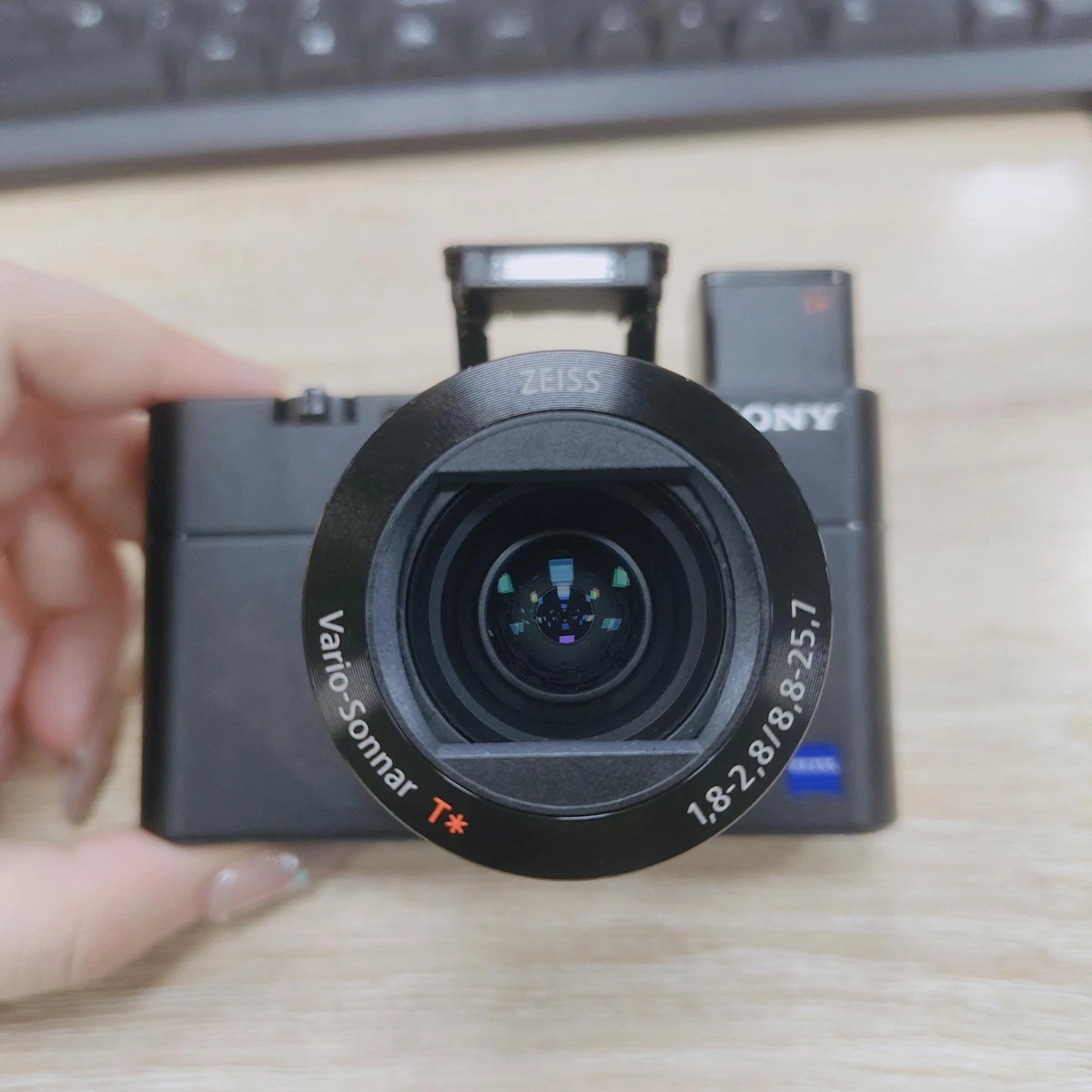 Sony Cyber-shot DSC-RX100 V Digital Cameras for Sale - Shop New